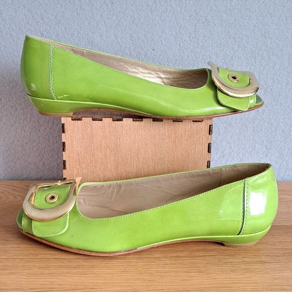 Stuart Weitzman Lime Green Patent Leather Peep Toe Flats 6.5 Gold Buckle Spain - Picture 4 of 12